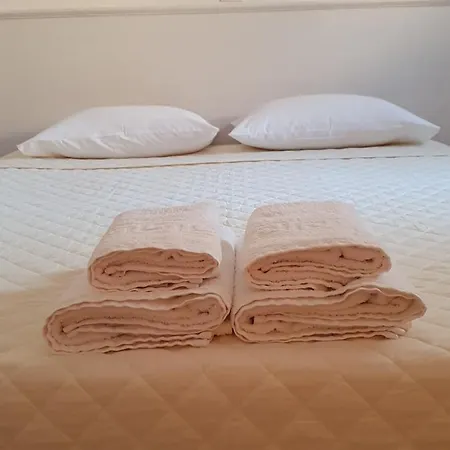 Villa Finiki Villas *