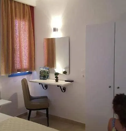 Finiki Villas فيلة Foiníkion