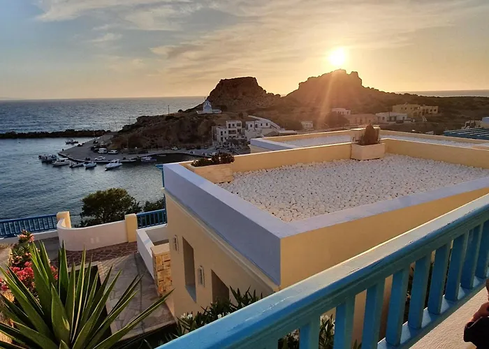 Finiki Villas فيلة Foiníkion