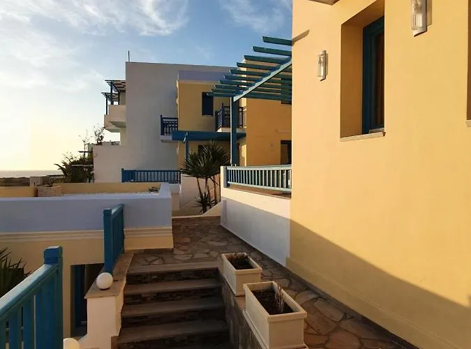 فيلة Finiki Villas